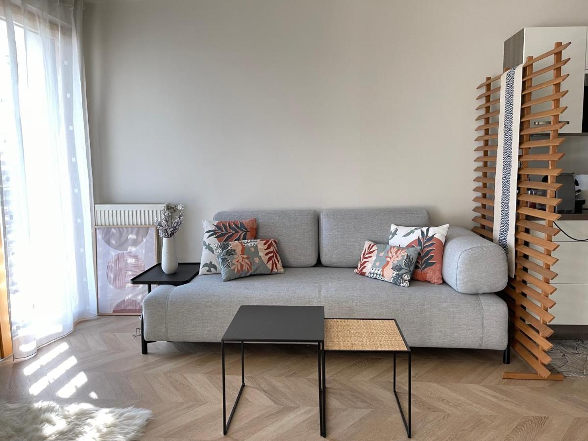 2p Avec Parking Et Balcon - Gare Val D'europe 5mn - 10mn *